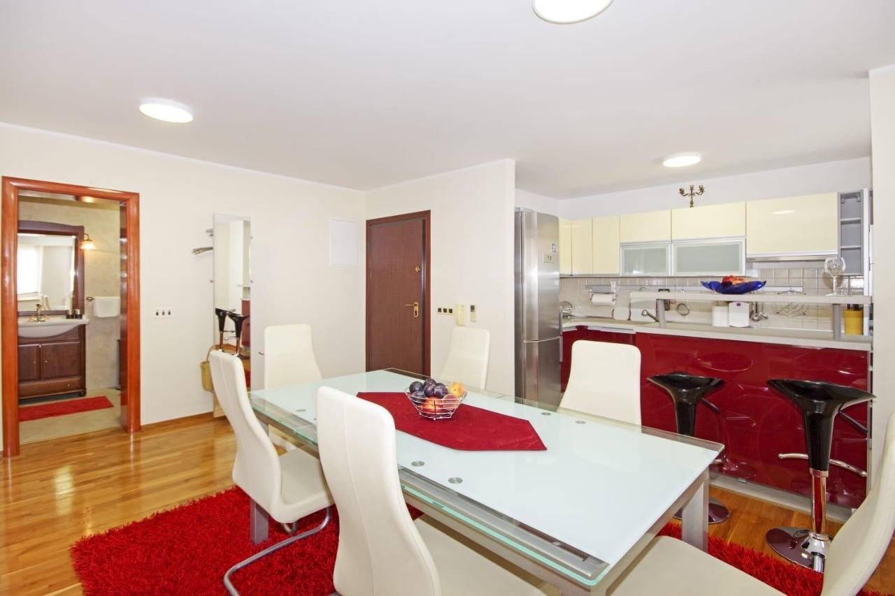 Delux Apartman Jukic Apartment Makarska