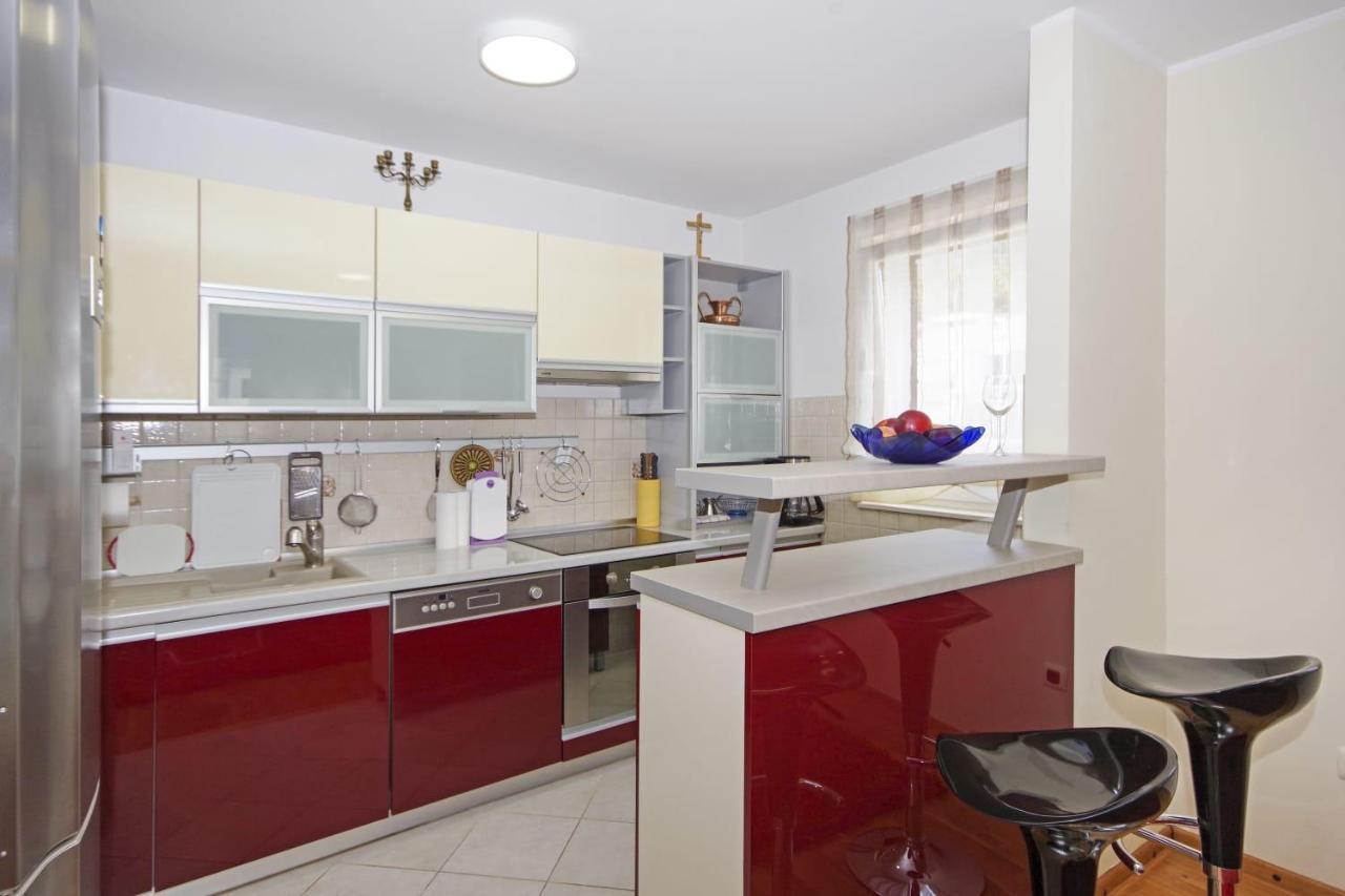 Delux Apartman Jukic Apartment Makarska